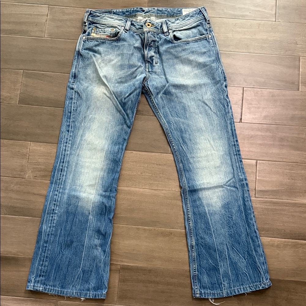 Diesel Zathan Low Rise Boot Cut Distressed Jeans SZ 31 - Picture 2 of 10